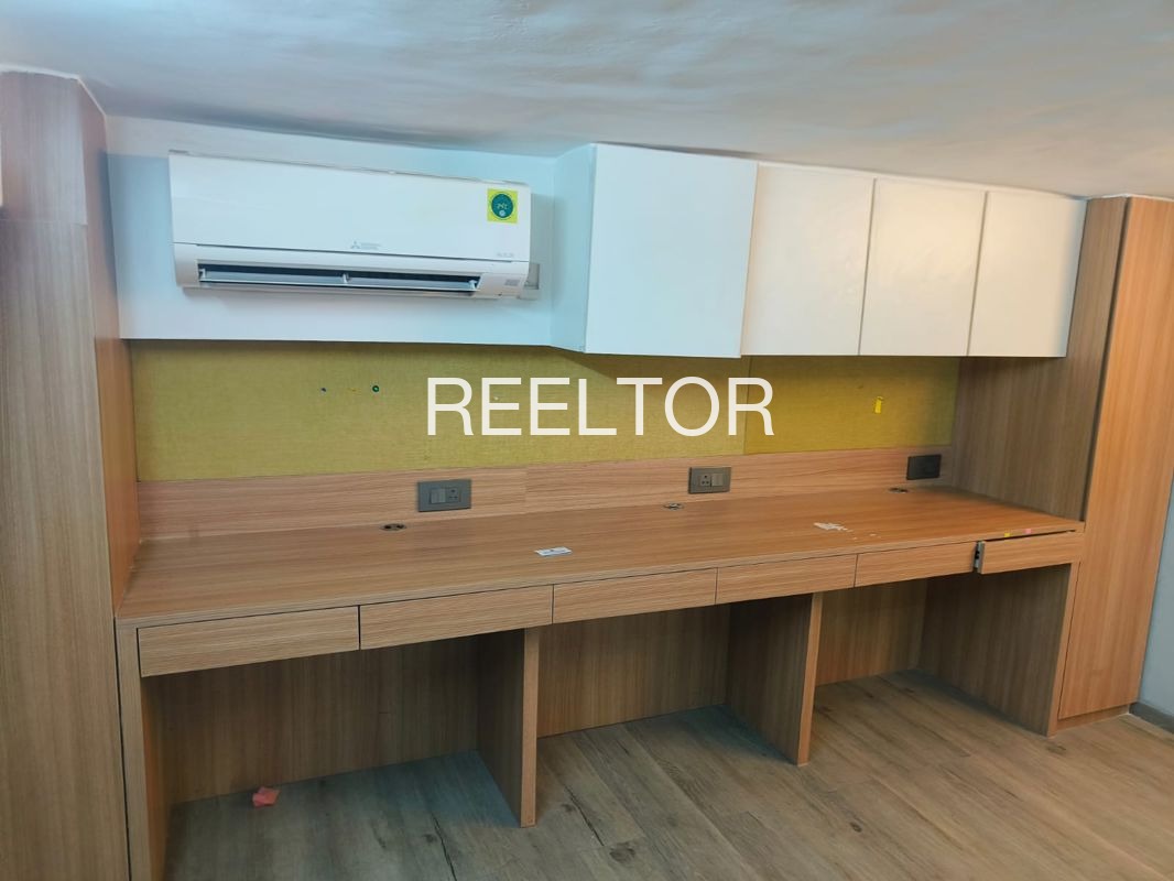 Office Space For Rent In Kombaipatti Manapparai