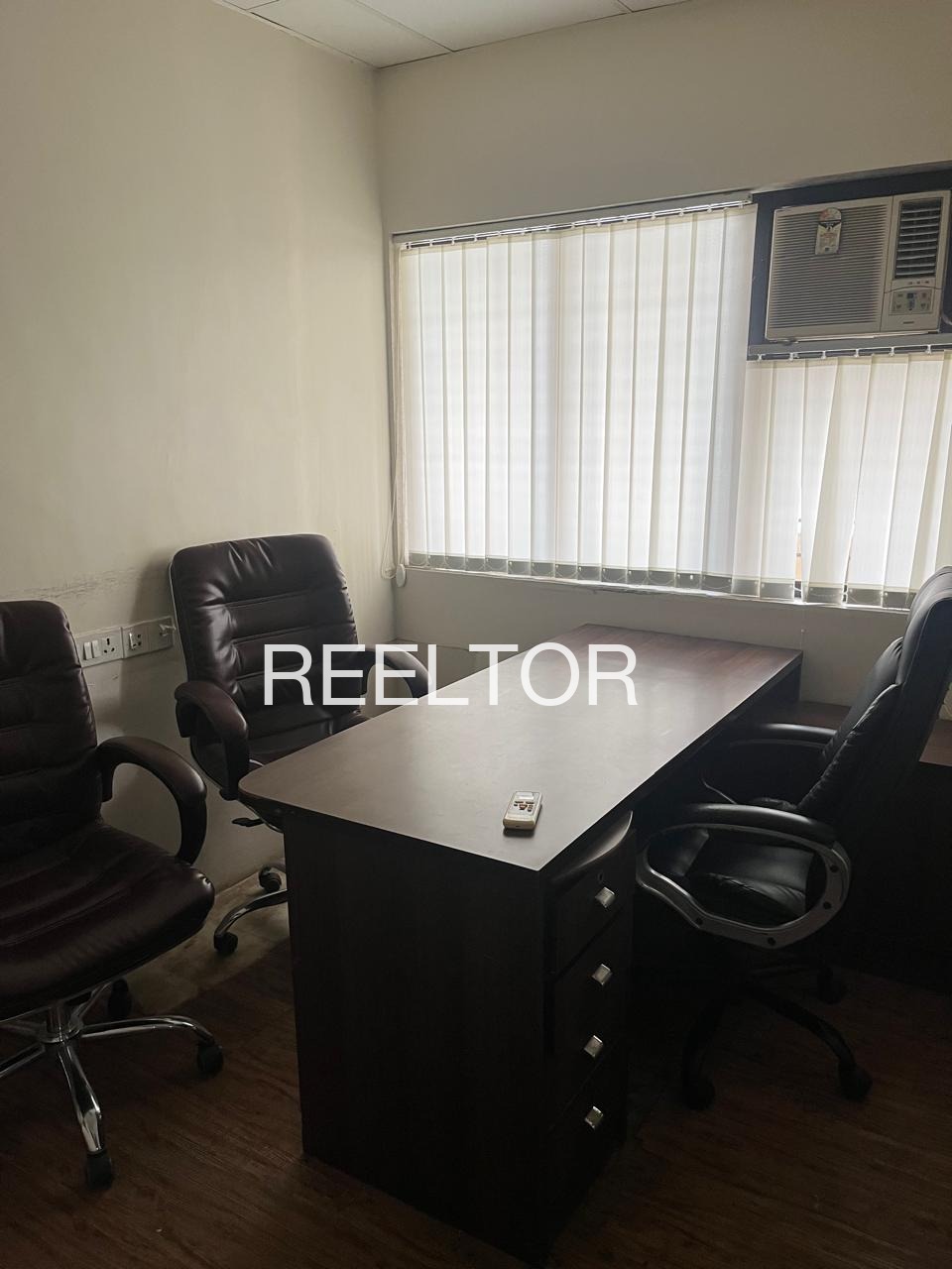 Office Space For Rent In Pahari Tikamgarh