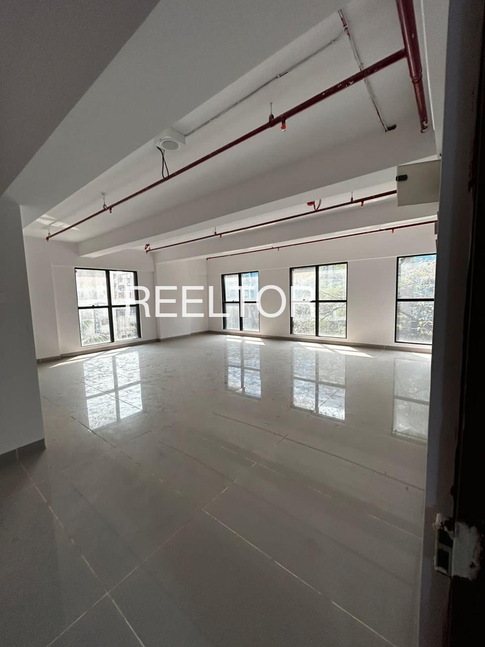 Office Space For Sale In Siruniam Ponneri