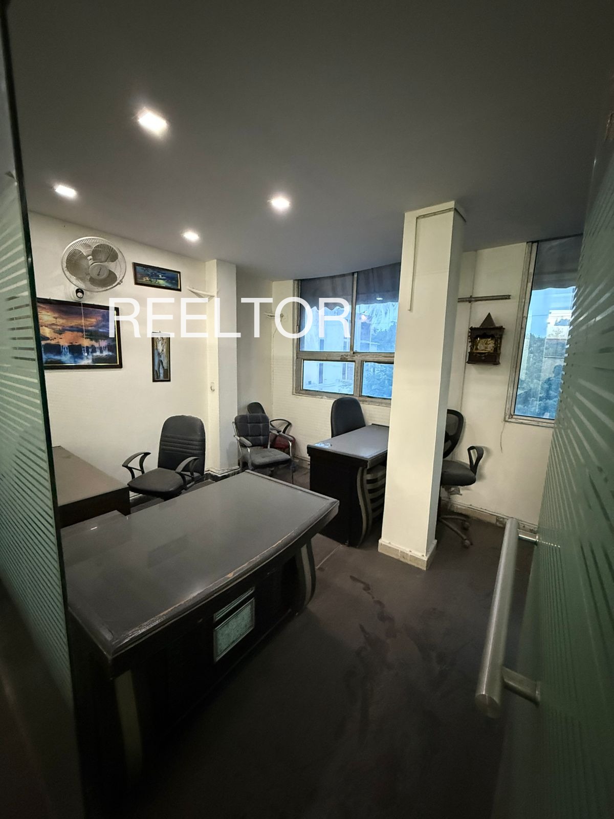 Office Space For Rent In Sunderpur Tikamgarh