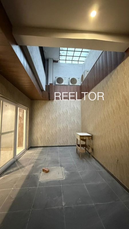 Office Space For Sale In Wakilan Wala Zira