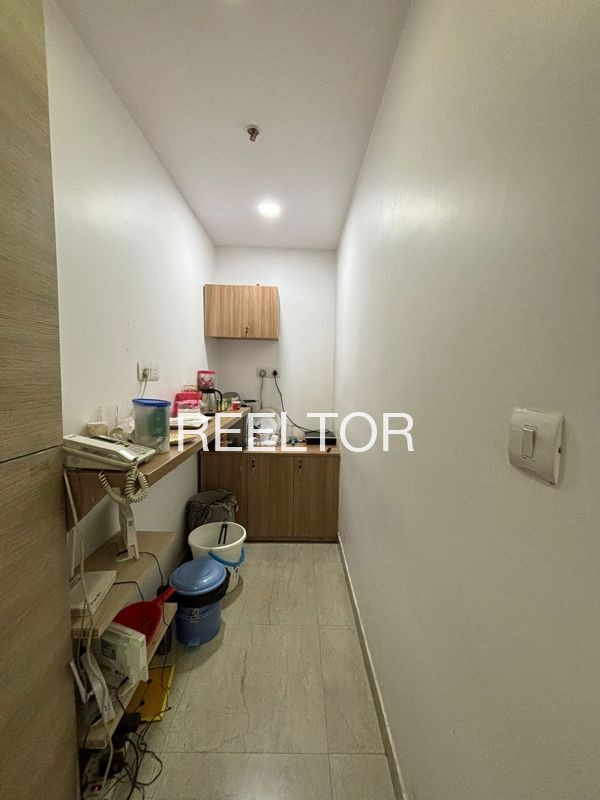 Office Space For Sale In Sadar Dinwala Guruharsahai