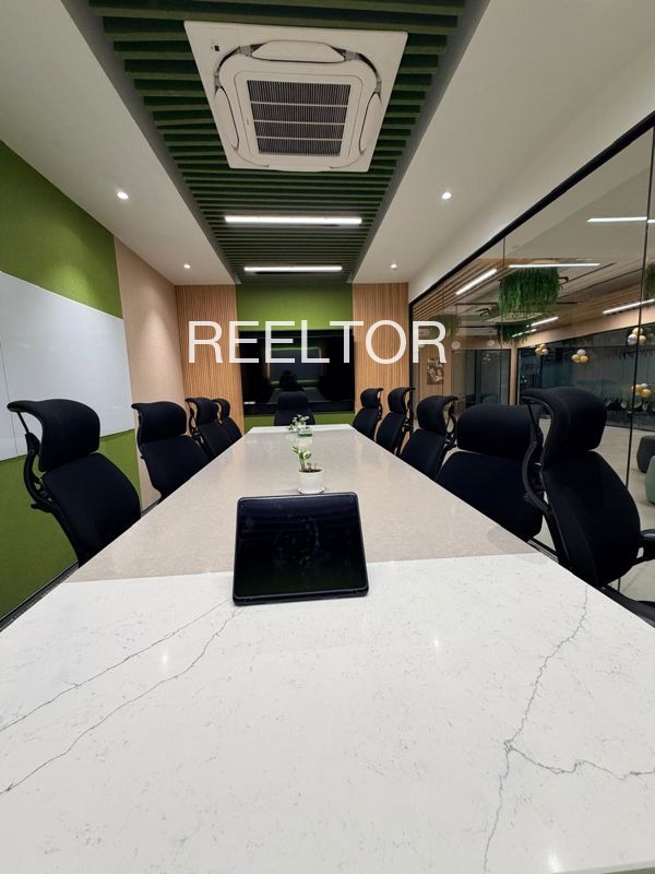 Office Space For Sale In Auranpur Maakdon