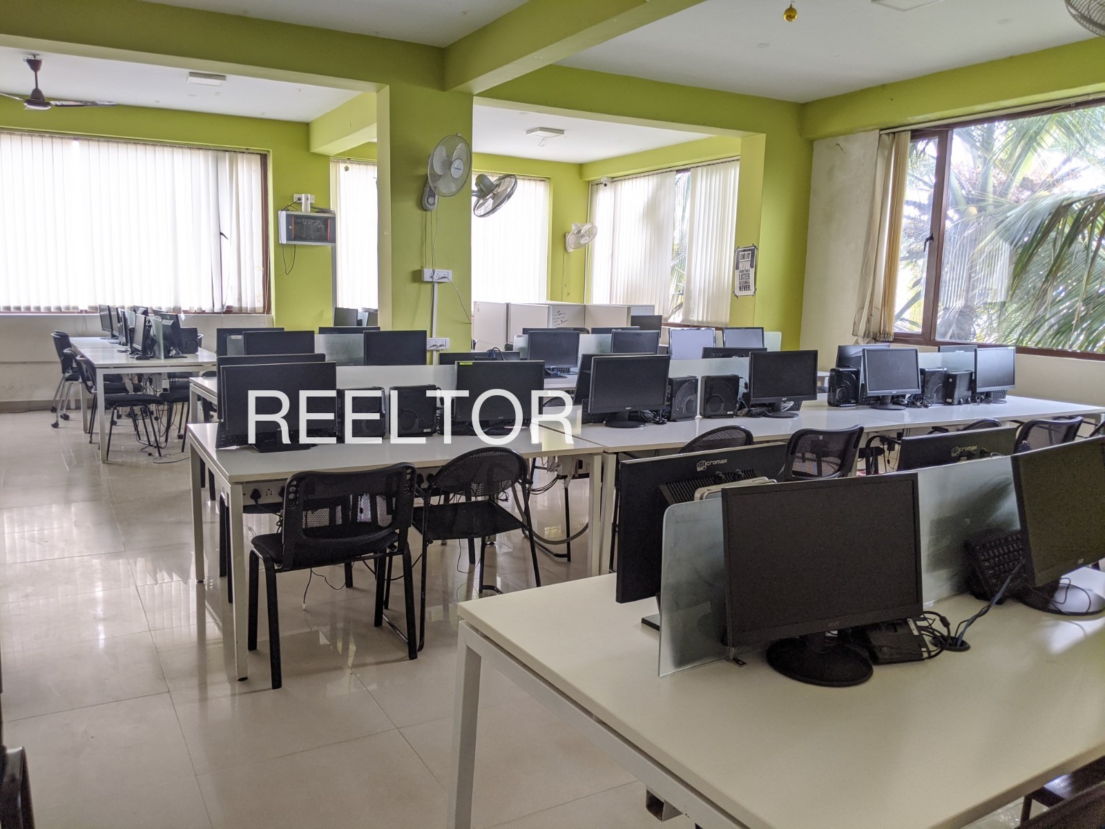 Office Space For Sale In Auranpur Maakdon
