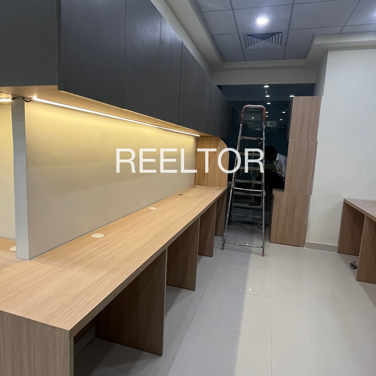 Office Space For Rent In Purwa Khiriya Karera