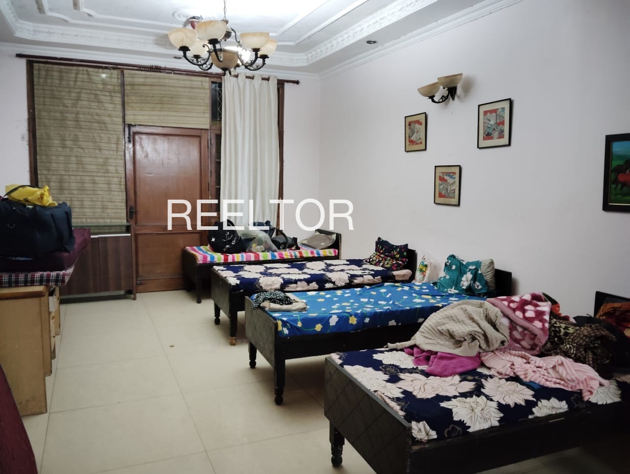 Pg For Rent In Piparoyagumani Amarwara
