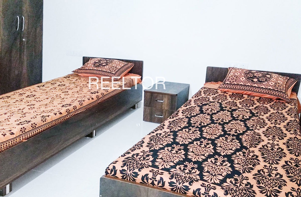 Pg For Rent In Vadukkumedu Kulithalai