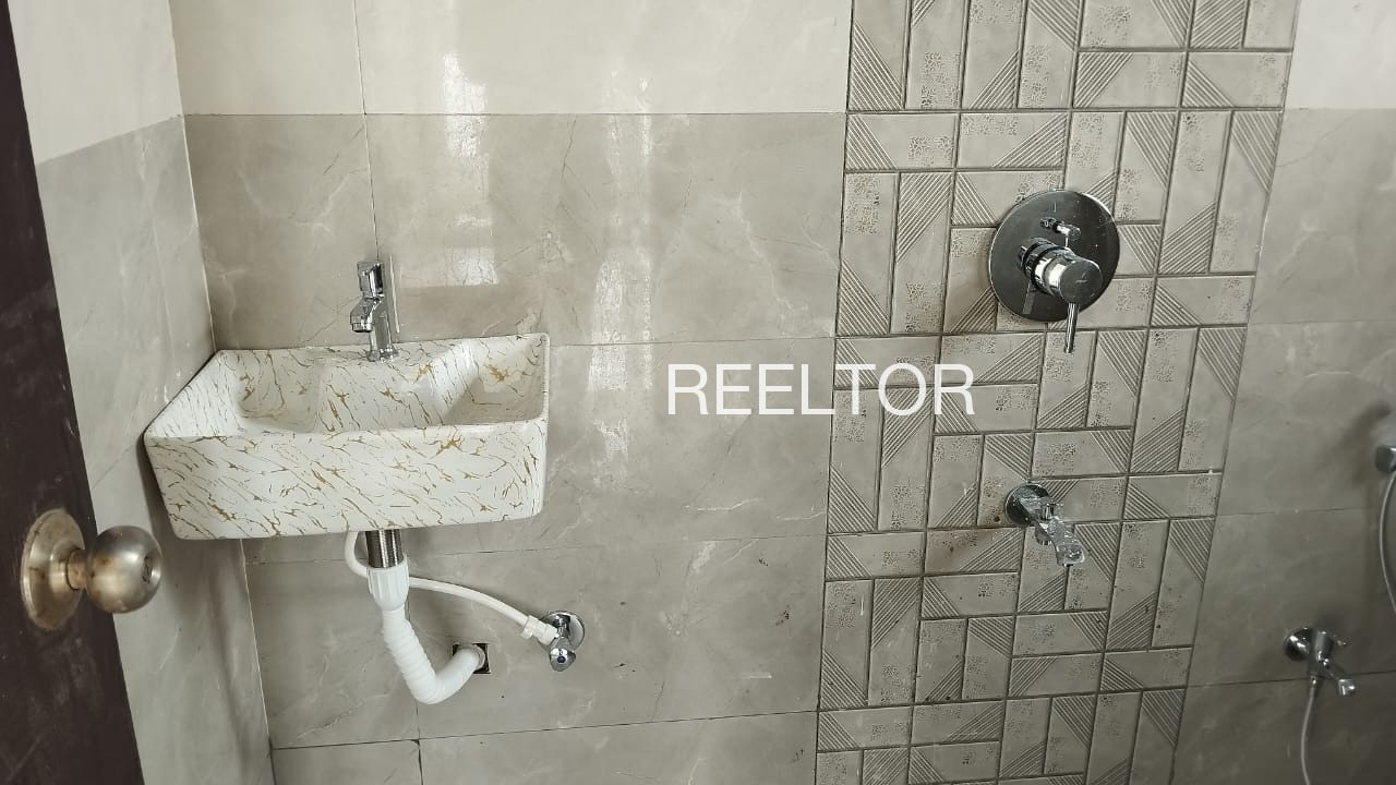 Pg For Rent In Badri Purwa Harraiya