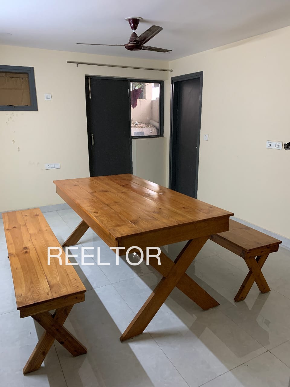 Pg For Rent In Bamhori Nakivan Tikamgarh