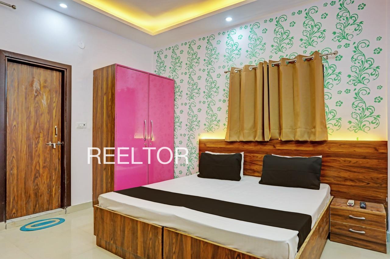 Pg For Rent In Chosla Nikumbh Shajapur