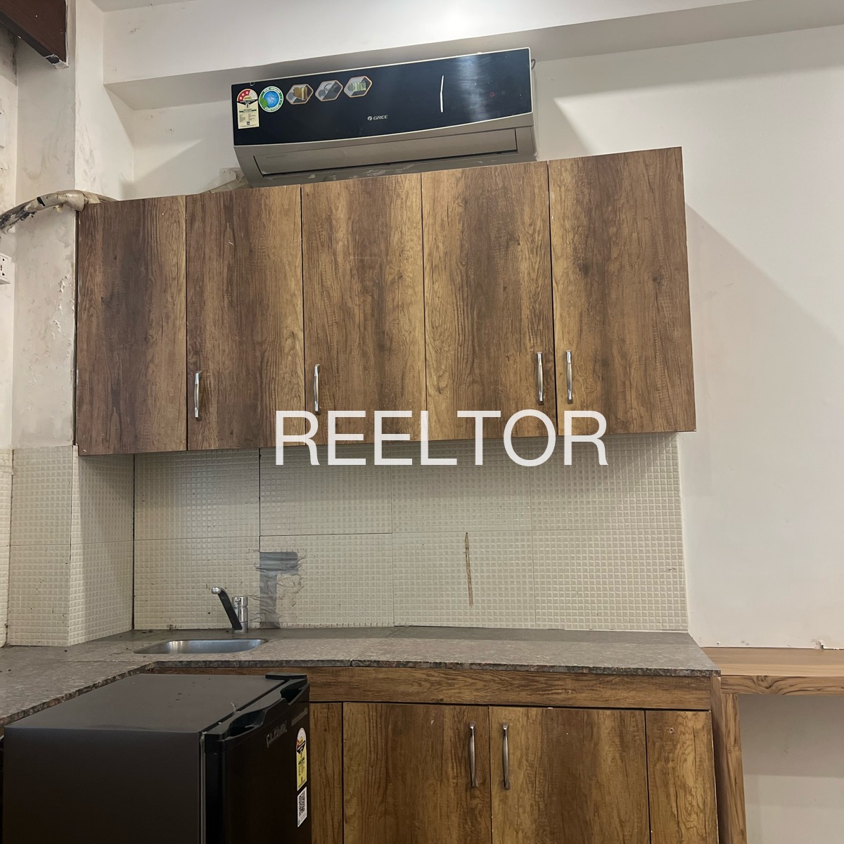 Pg For Rent In Kulavoipatti Alangudi