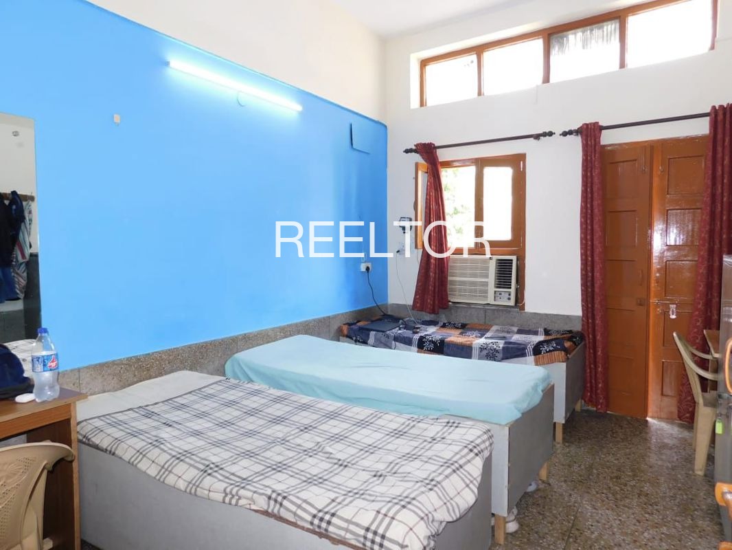 Pg For Rent In Kavarapalayam Andimadam
