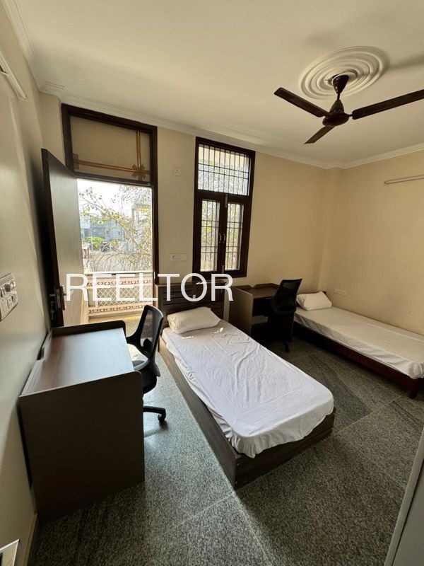 Pg For Rent In Chosla Nikumbh Shajapur
