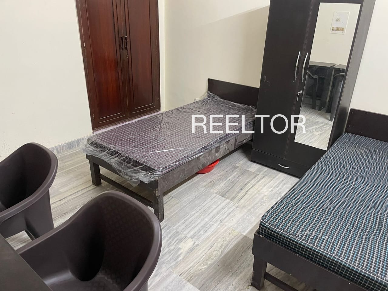 Pg For Rent In Bharana Zira