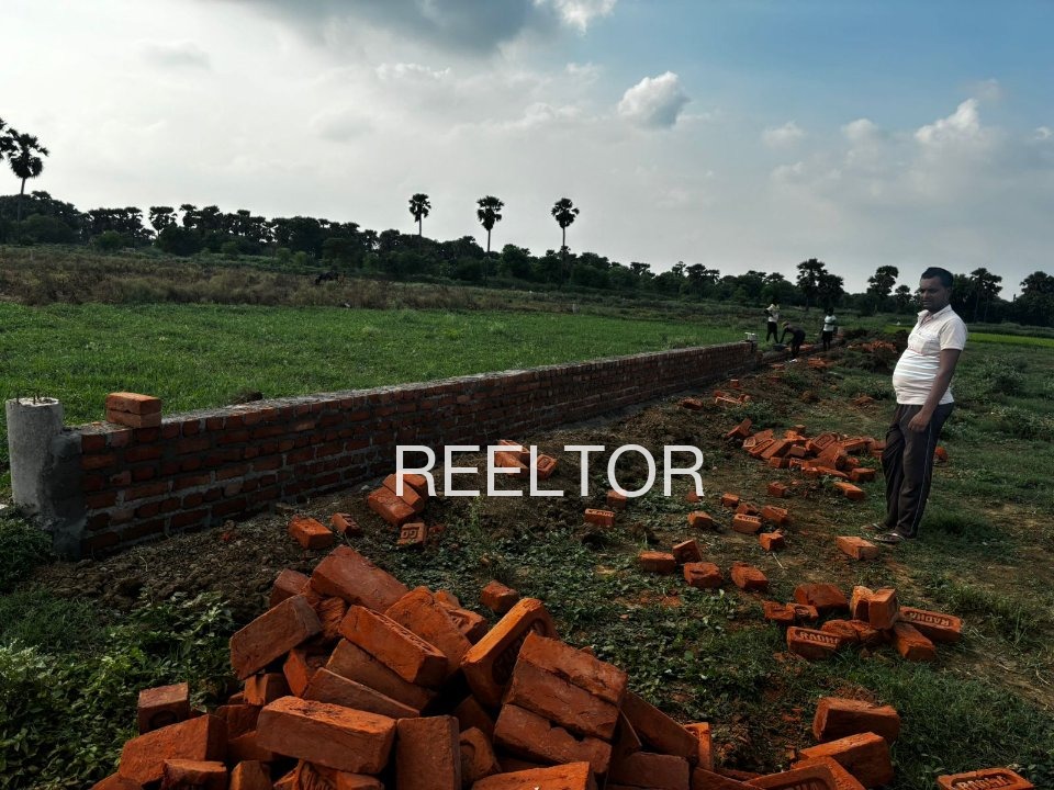 Plots For Sale In Kochukarimtharuvi Peerumade