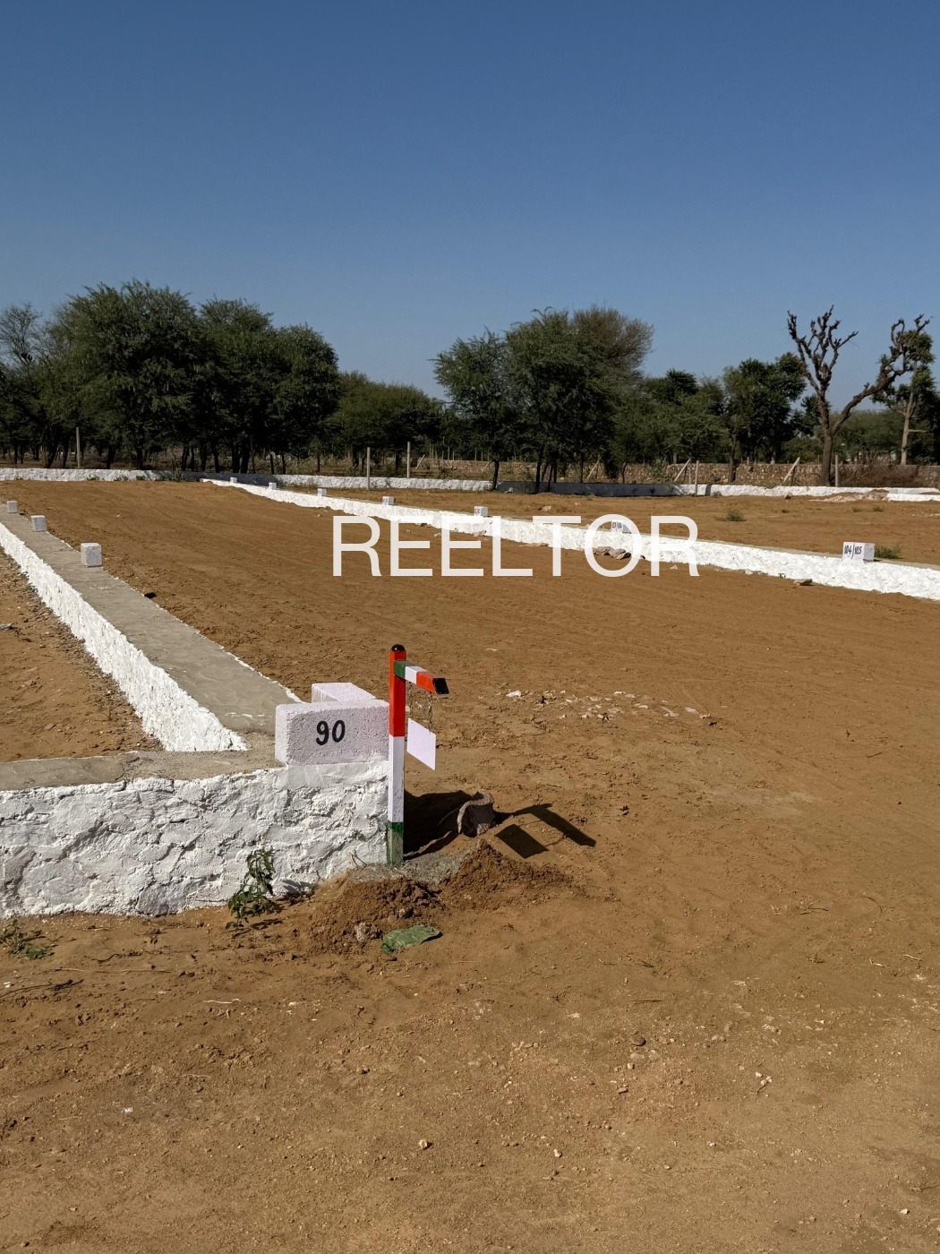 Plots For Sale In Chhapryai Berasia