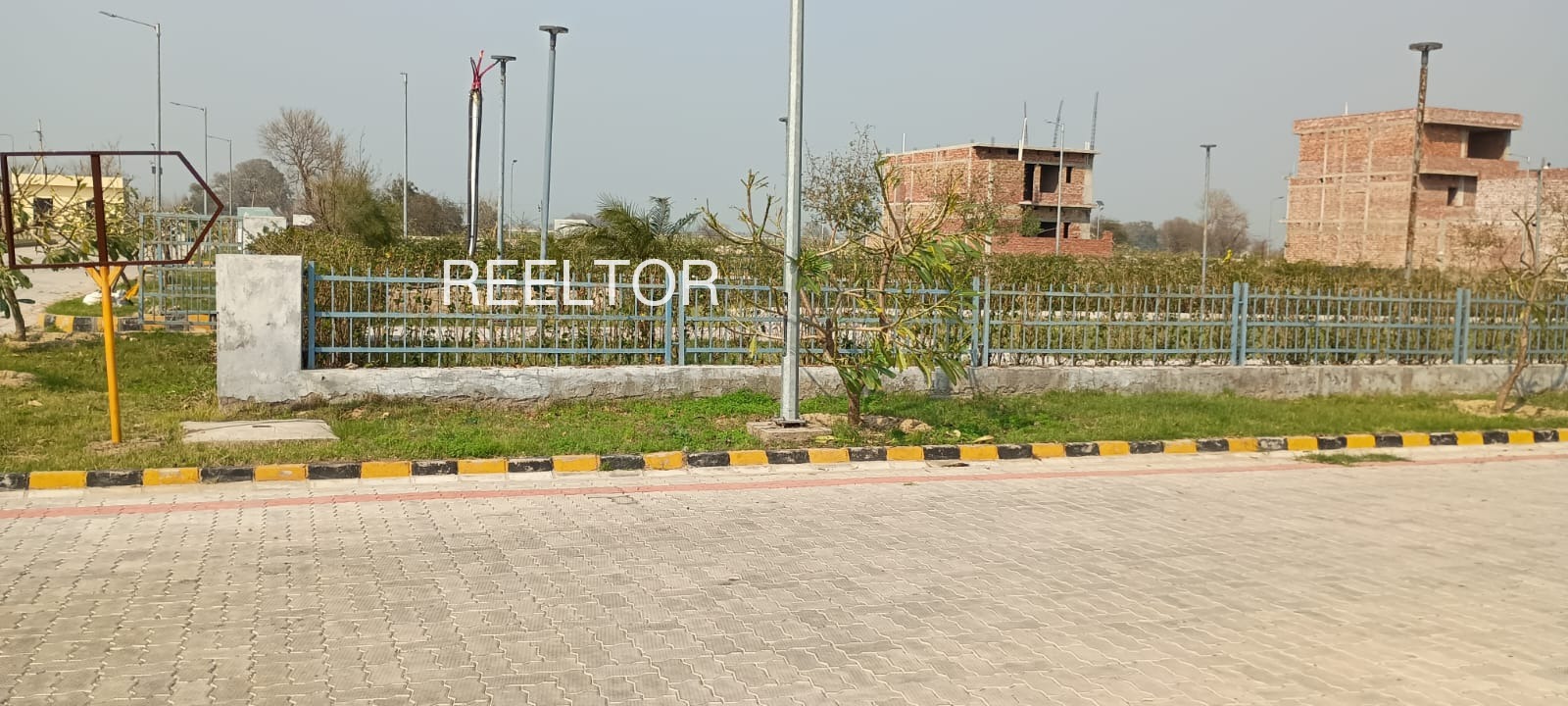 Plots For Sale In Momnathal Gautam Buddha Nagar