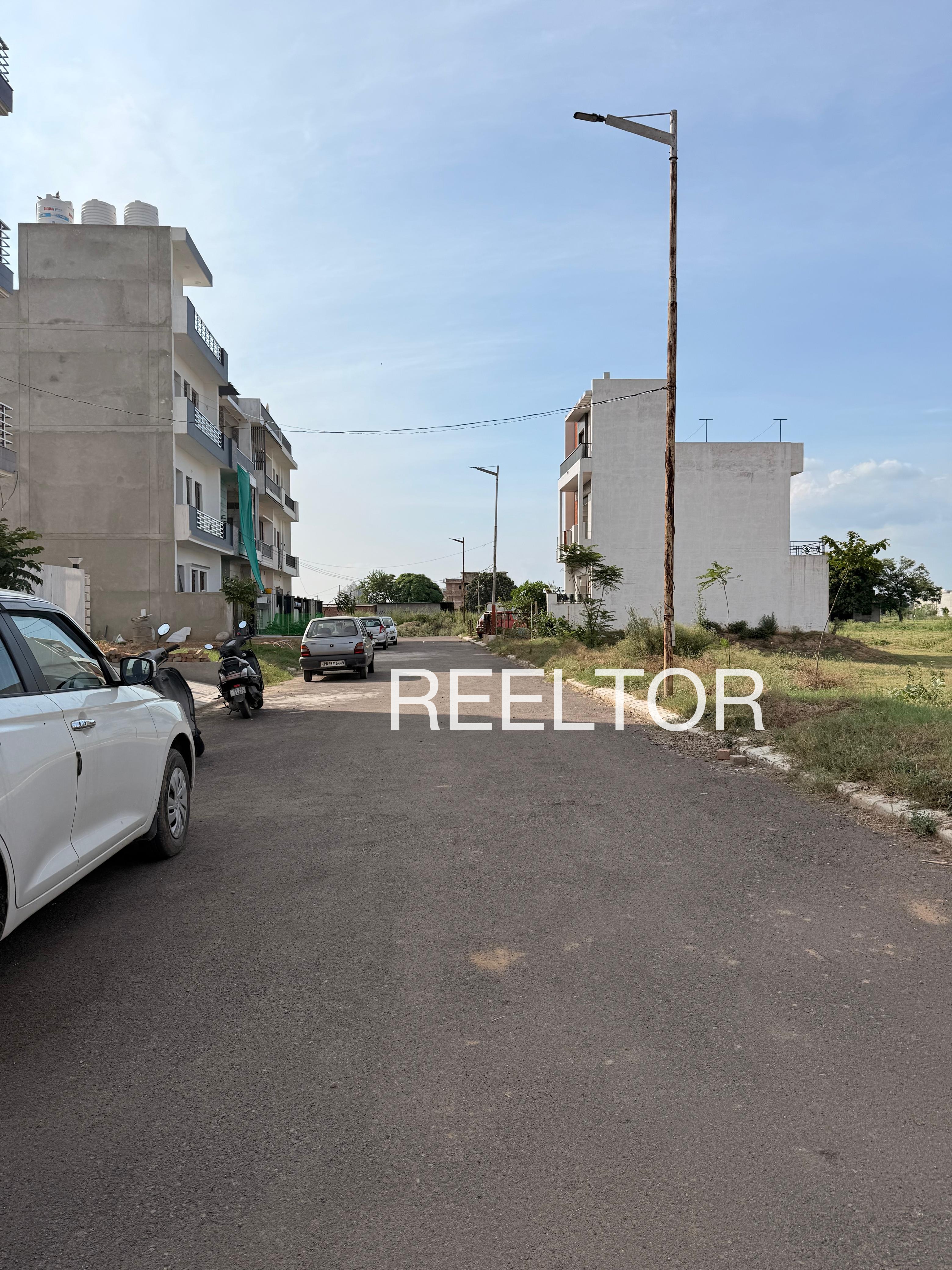 Plots For Sale In Khaspuriya Nainwa