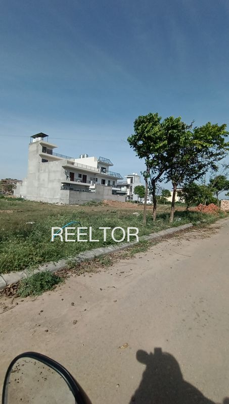 Plots For Sale In 36 F Karanpur