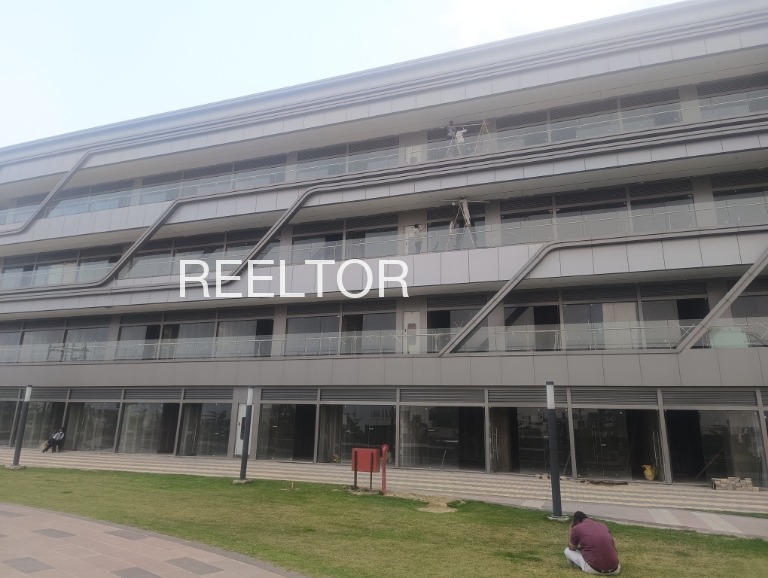 Showroom For Rent In Dopur Bassi