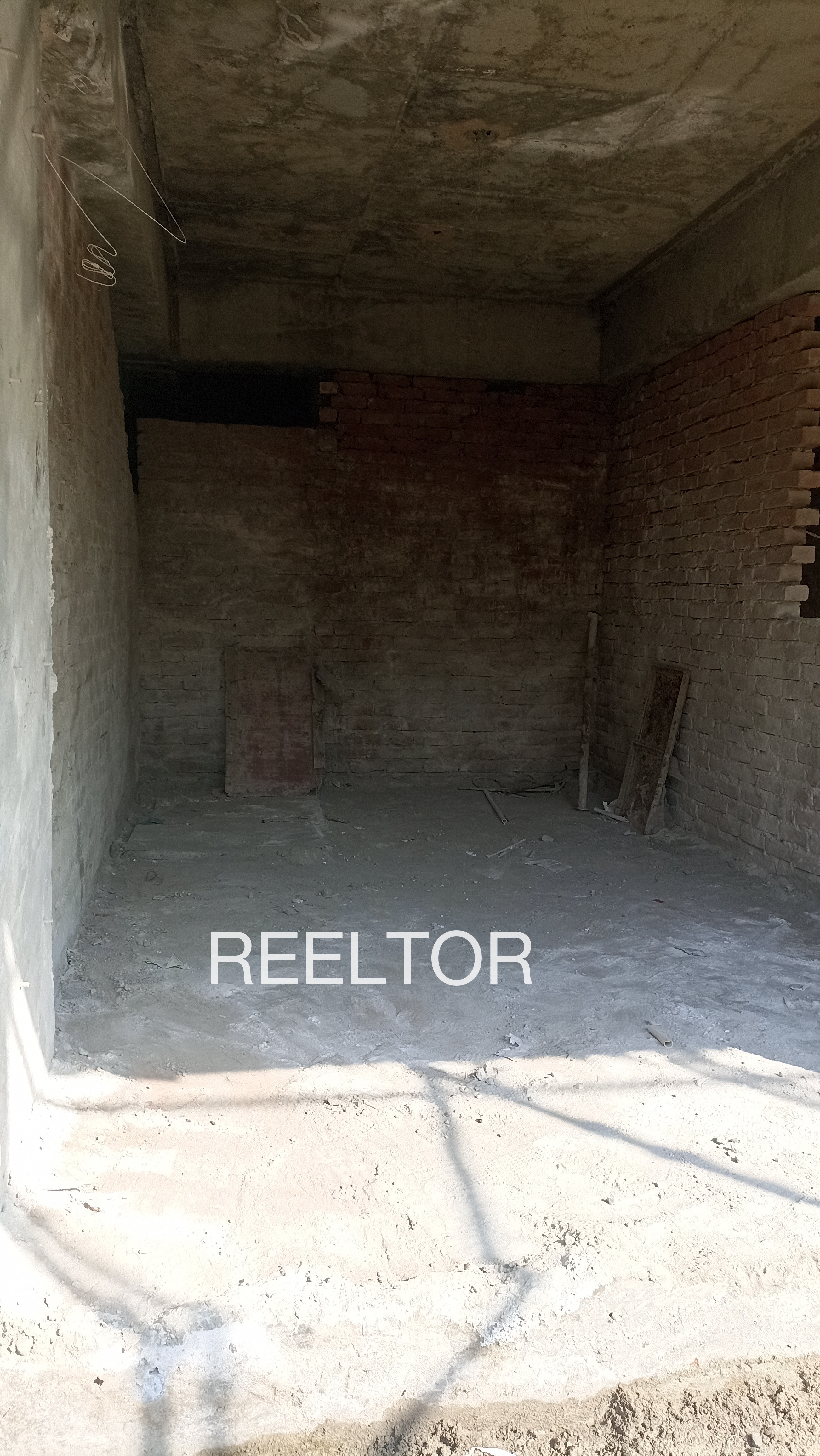 Showroom For Rent In Arumbil Colony Alathur