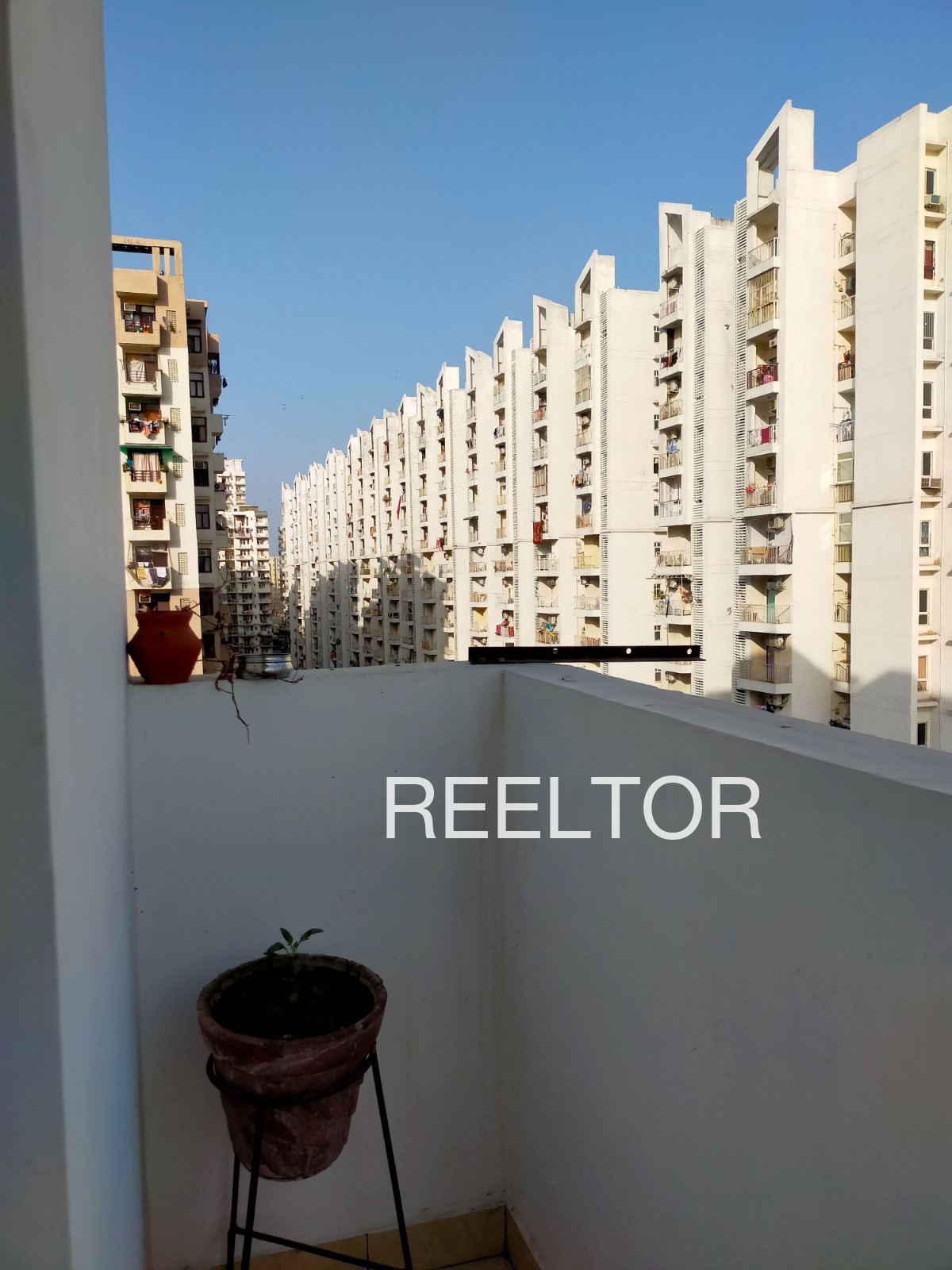 Showroom For Sale In Bai Ka Nagla Weir