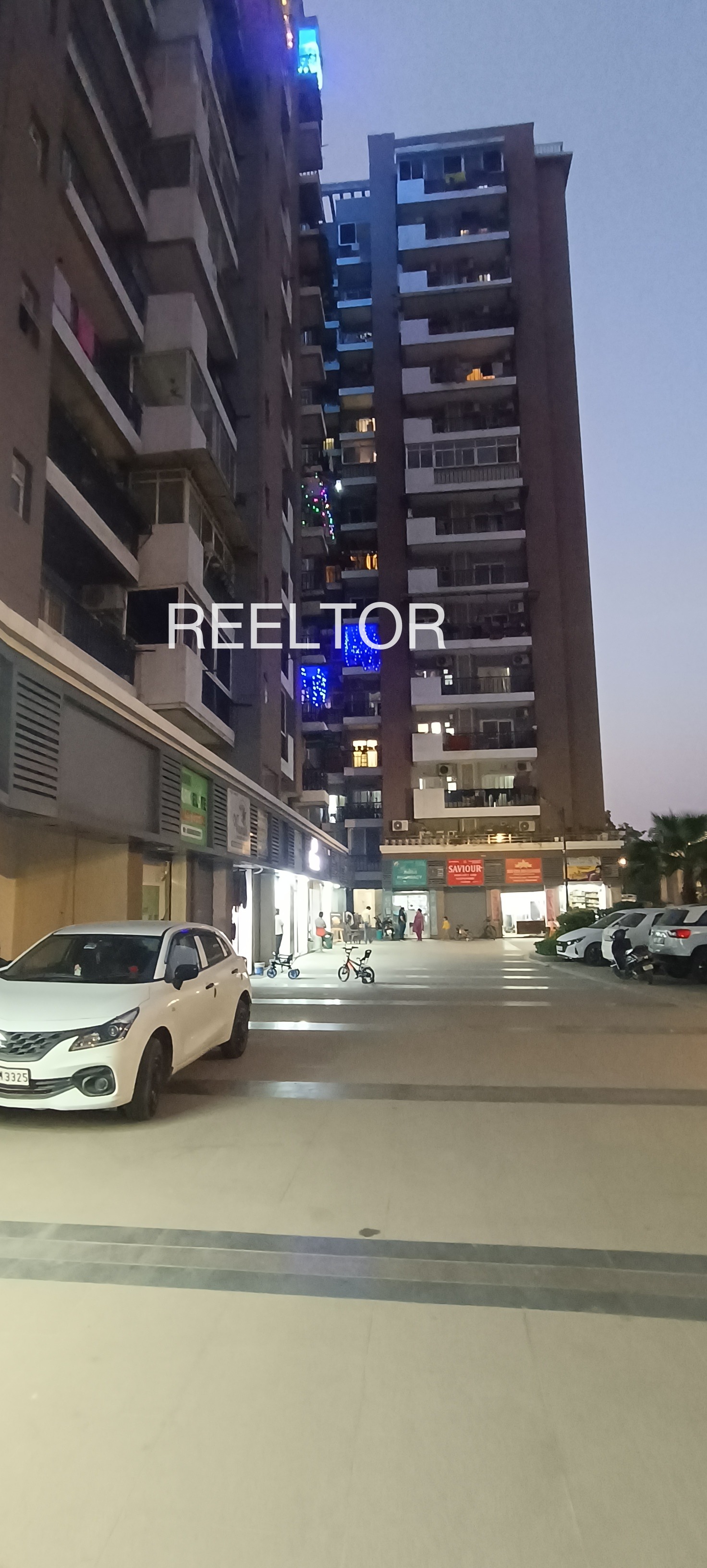 Showroom For Rent In Jamrauli Ka Guwara Reni