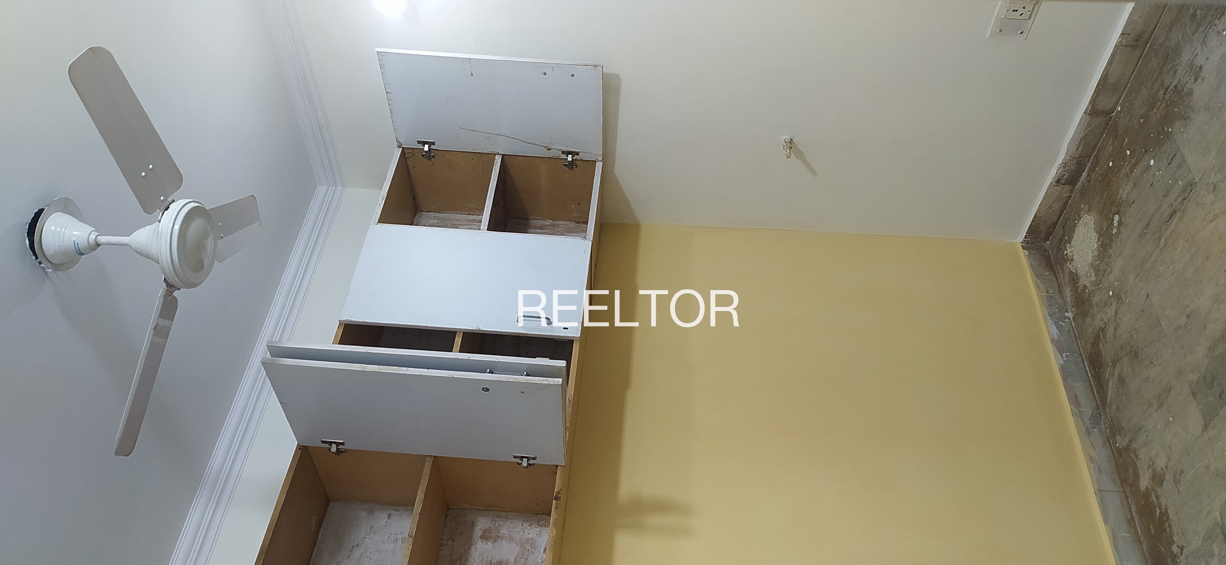 Showroom For Sale In Banavadi Magadiu