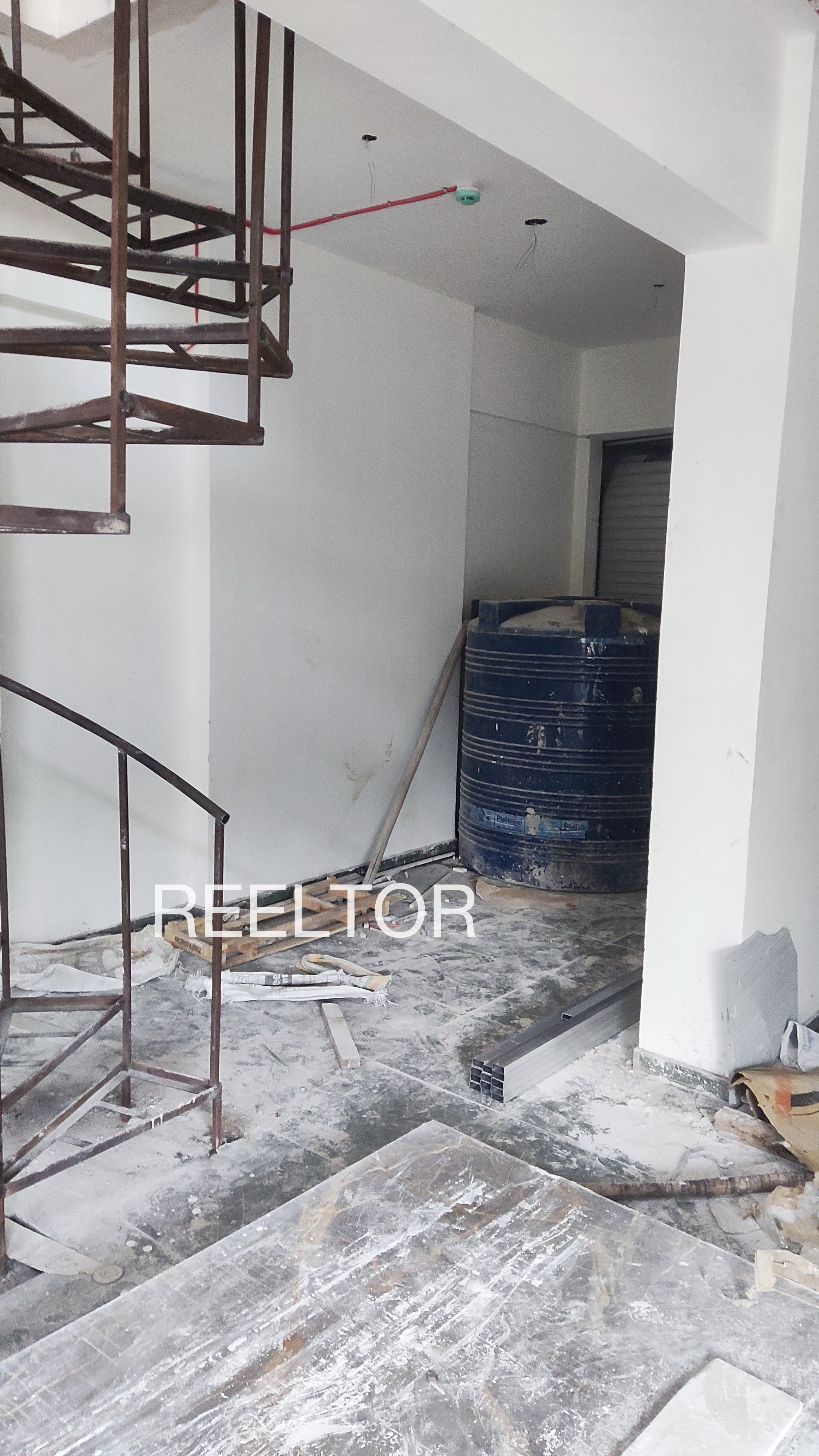 Showroom For Sale In Rataura Garud