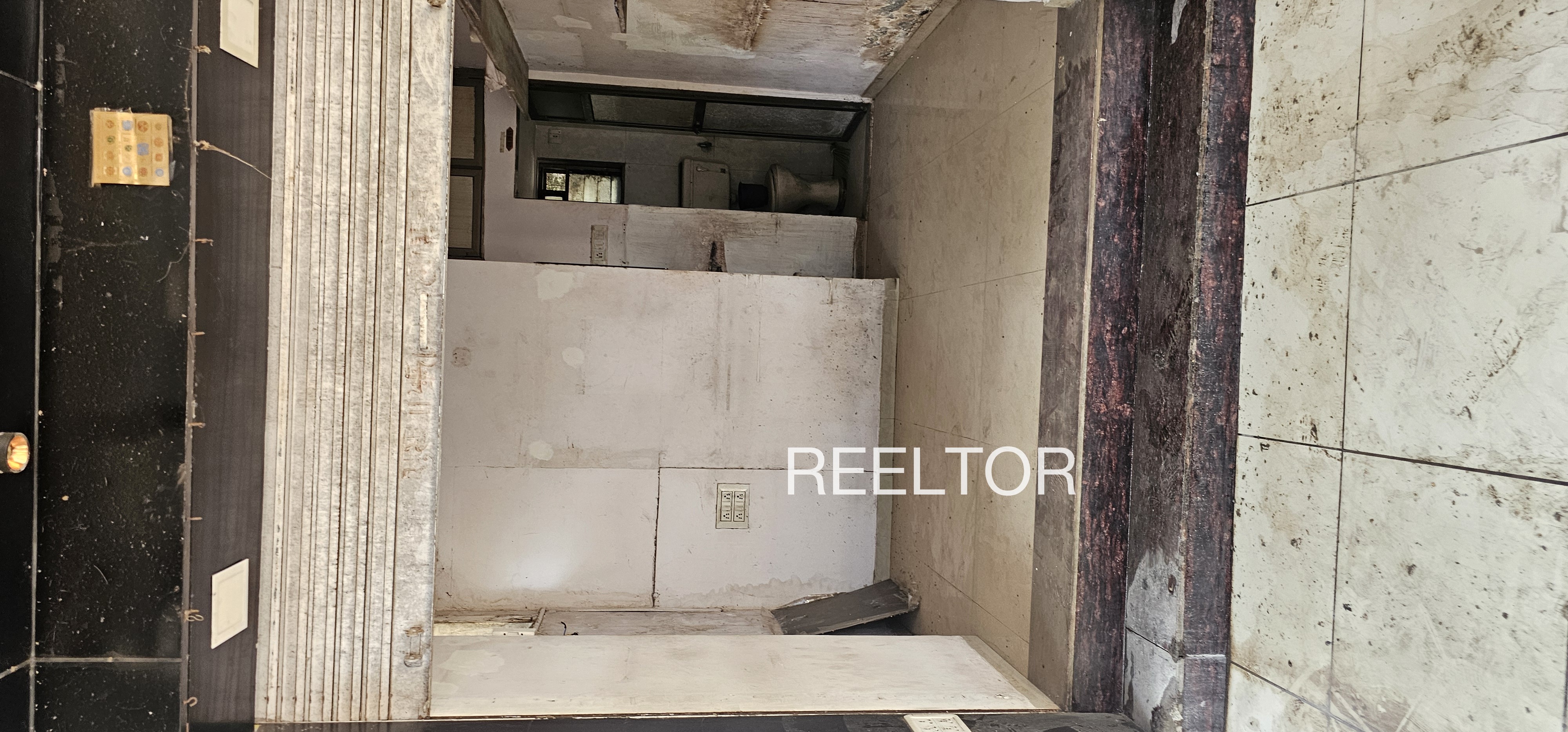 Showroom For Sale In Kajri Padwa