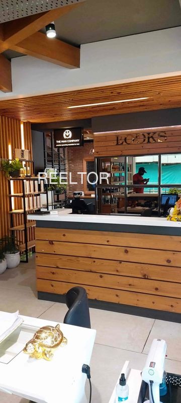 Showroom For Sale In Wakhari Phaltan