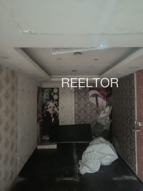 Showroom For Sale In Paranwudar Kokernag
