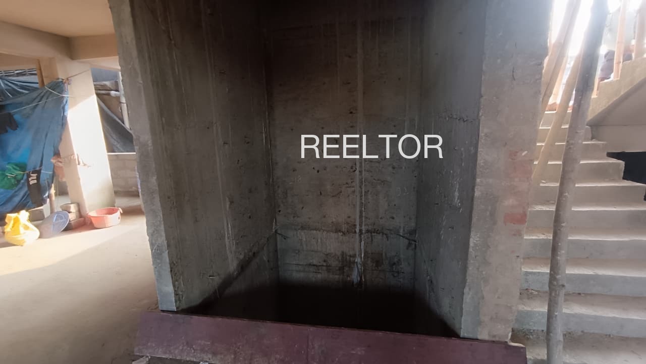 Showroom For Rent In Jamrauli Ka Guwara Reni