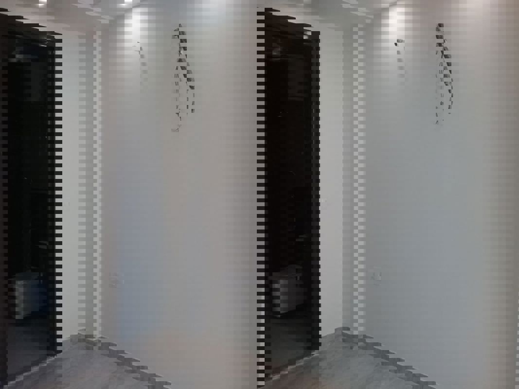 Shop For Sale In G Block Model Town