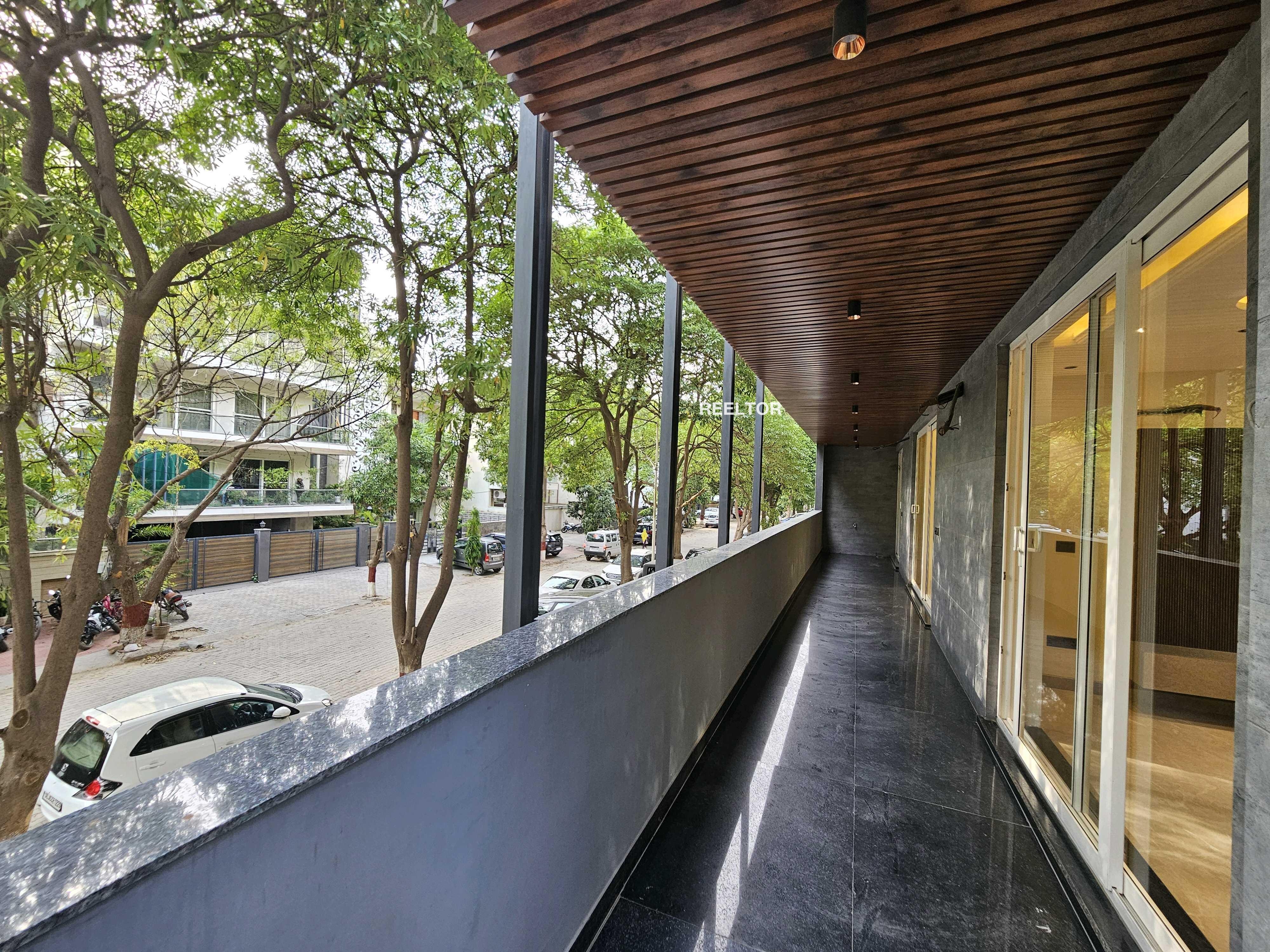 Villa For Rent In Sector 78 Faridabad