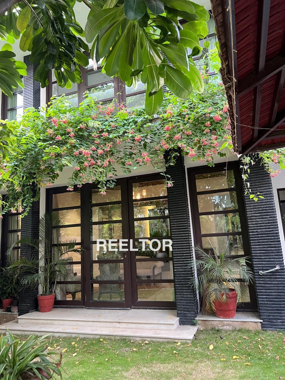 Villa For Rent In Mausampur Mahwa