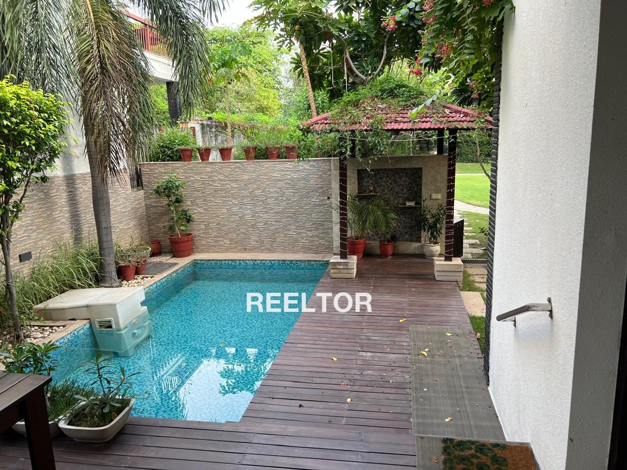 Villa For Rent In Uncha Raipura