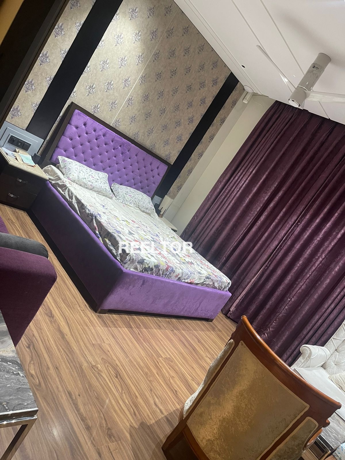 Floor For Sale In Palam Vihar Gurgaon