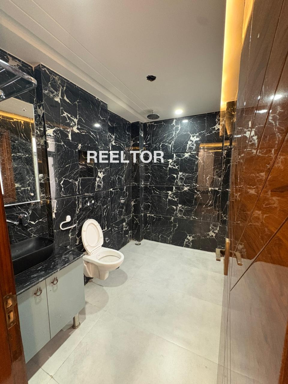 Villa For Sale In Jumerati Huzur