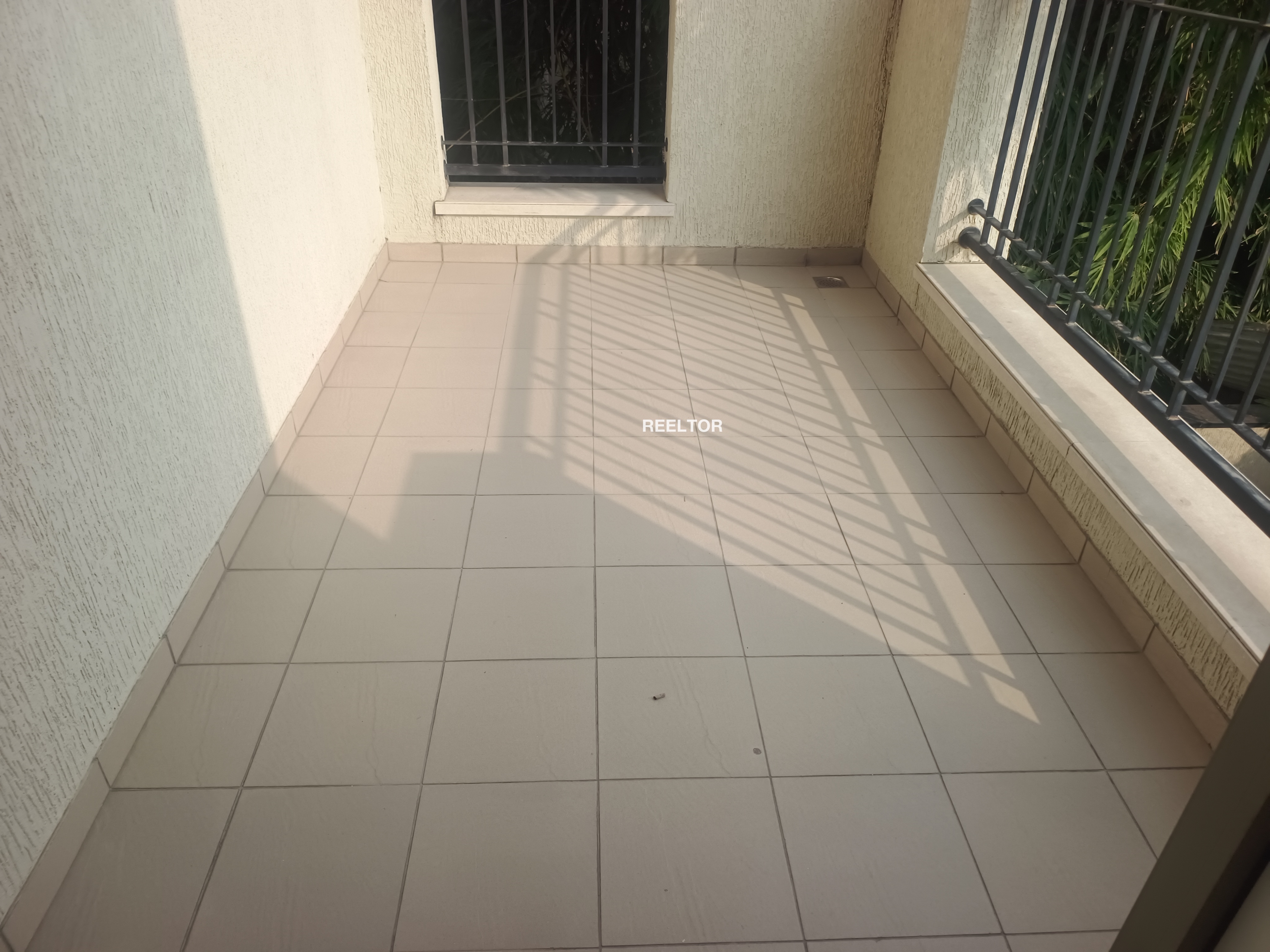 Villa For Rent In Haiderpur Saraswati Vihar