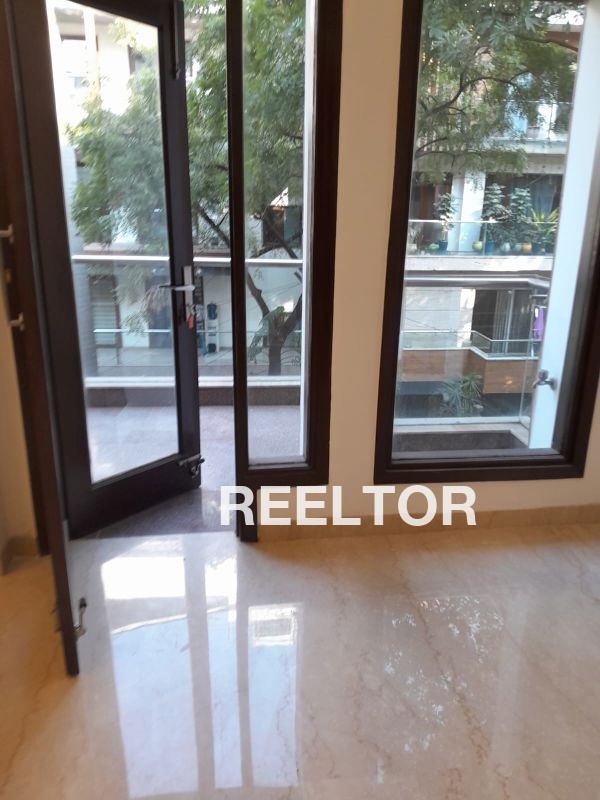 Shop For Rent In Gautam Nagar Defence Colony