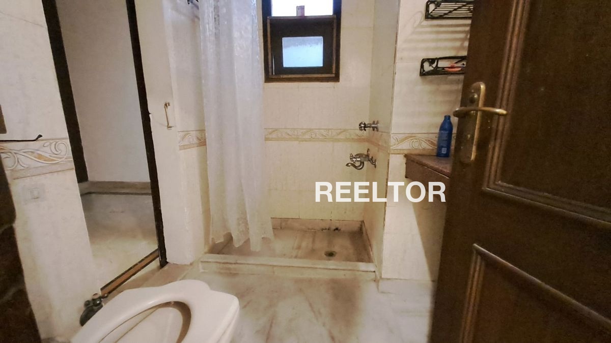 Villa For Sale In Maur Khair