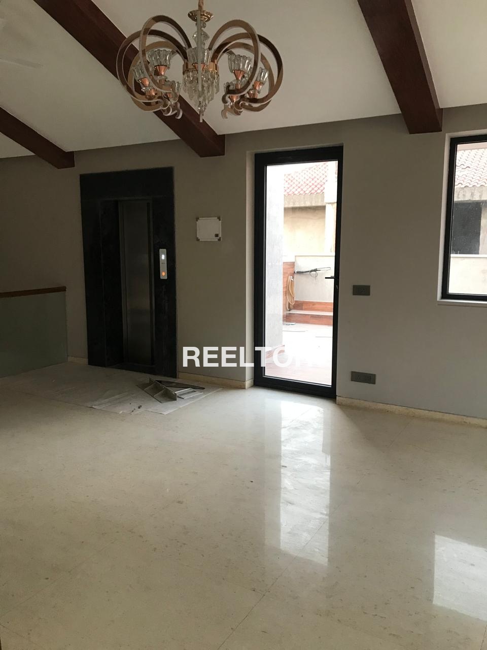 Villa For Sale In Jumerati Huzur