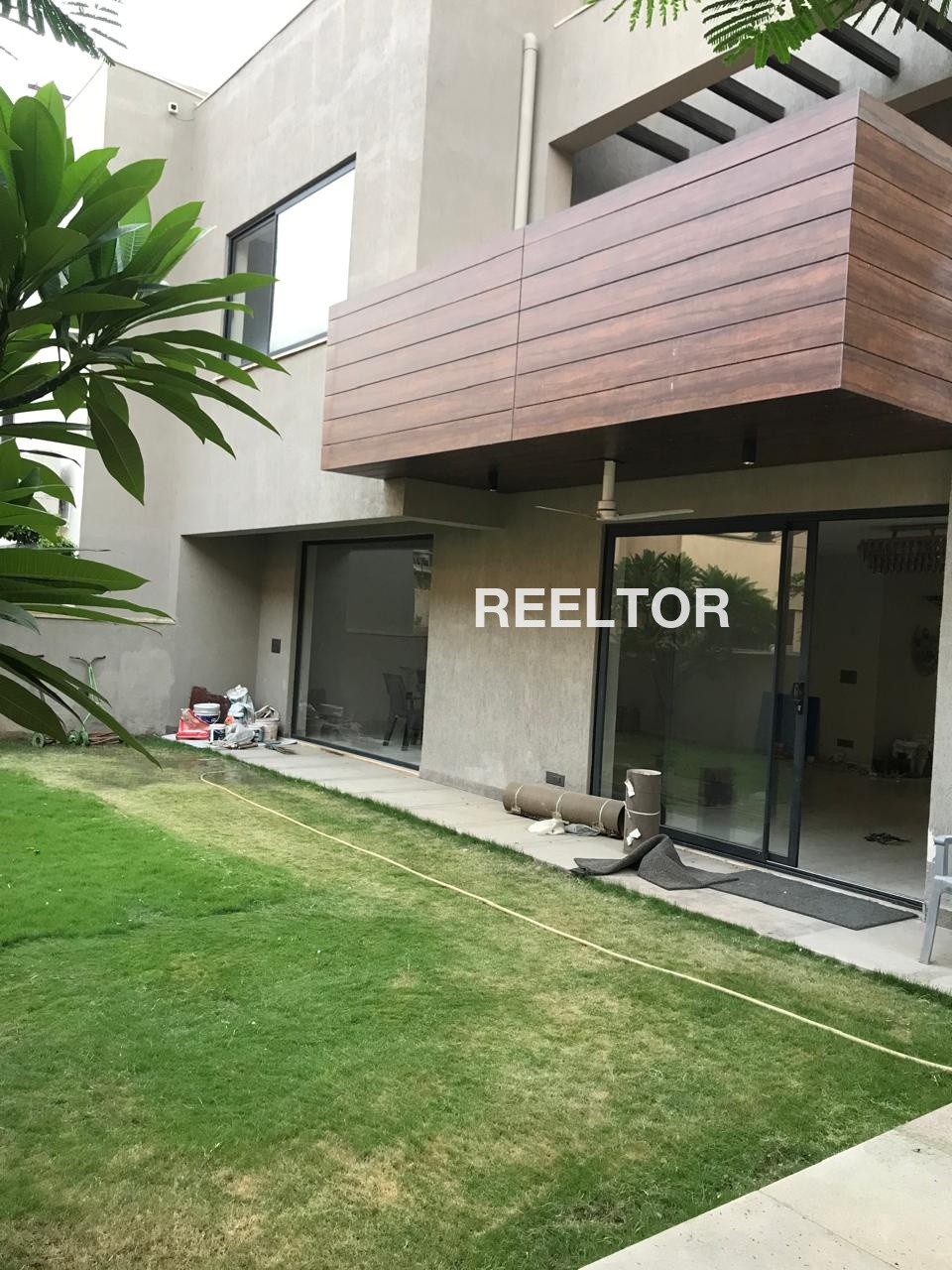 Shop For Rent In Mahipalpur