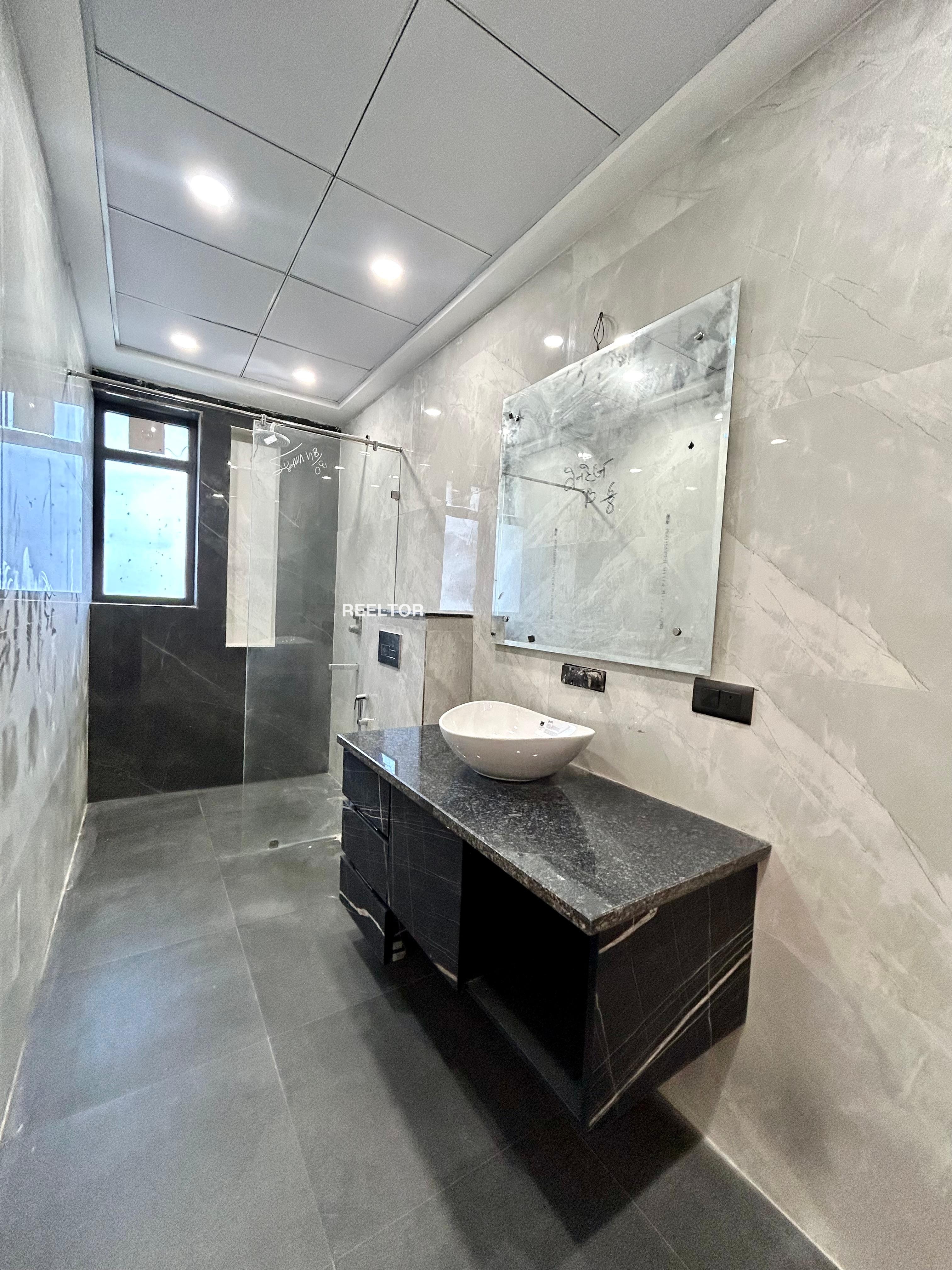 Shop For Sale In Gevande Velhe