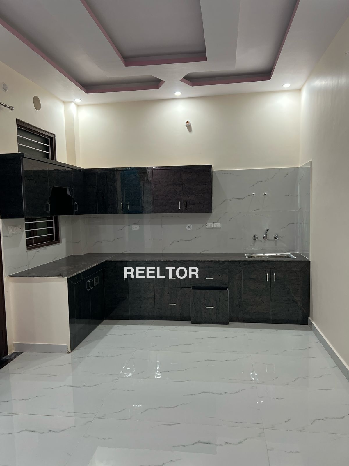 Villa For Sale In Jumerati Huzur