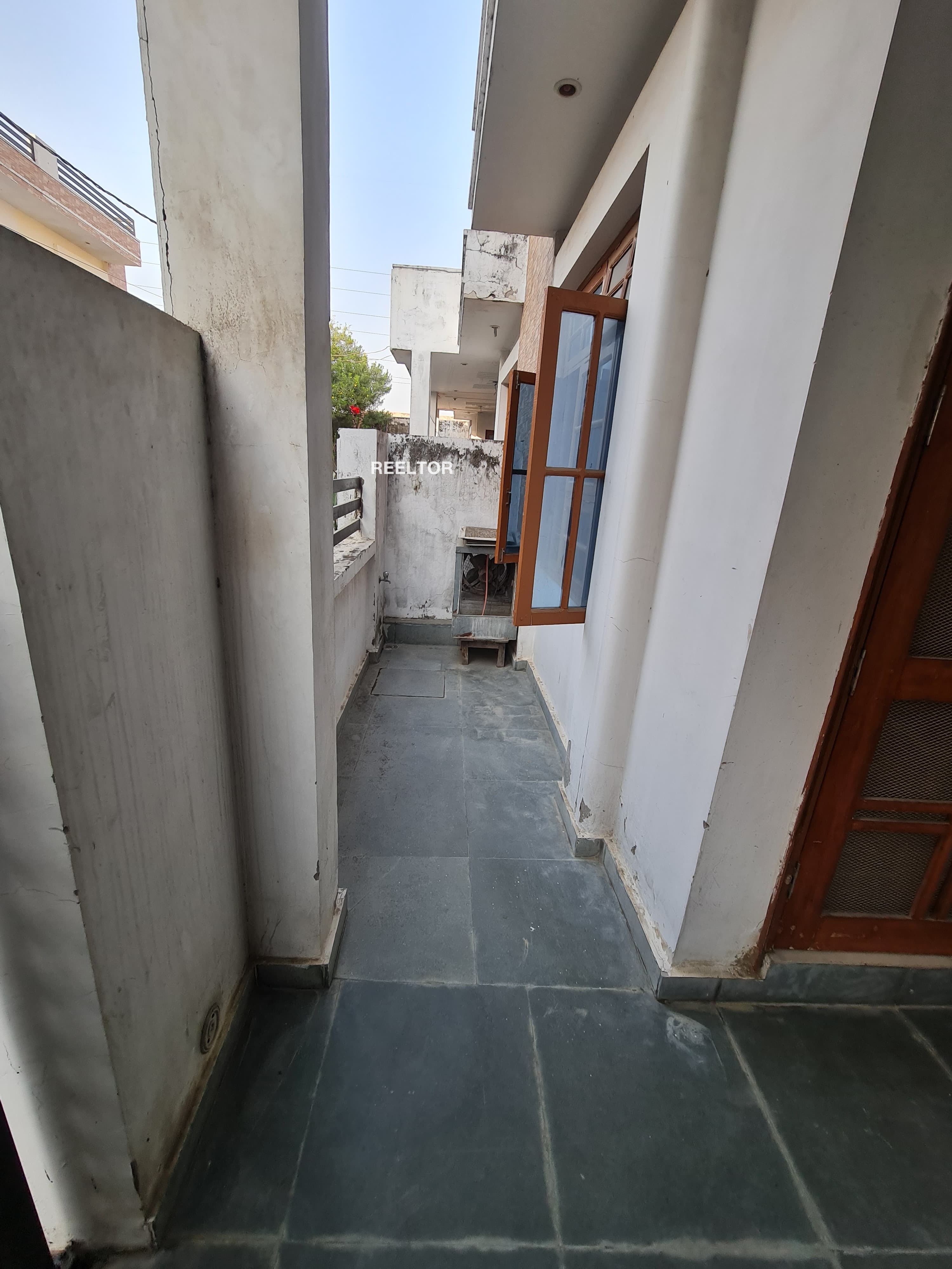 Villa For Rent In Khandawli Ballabgarh