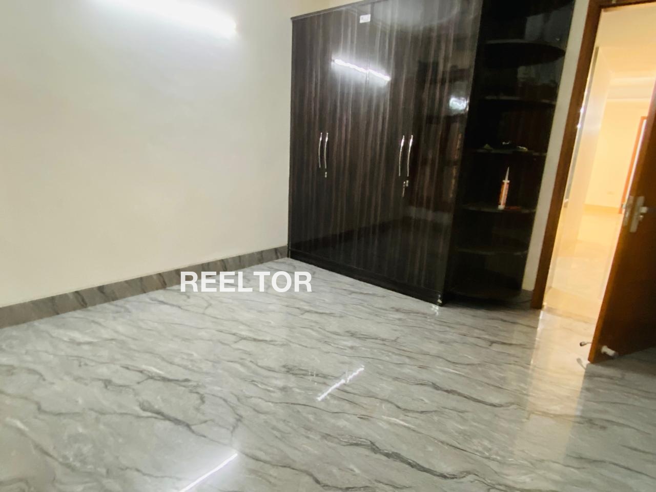 Floor For Sale In Palam Vihar Gurgaon