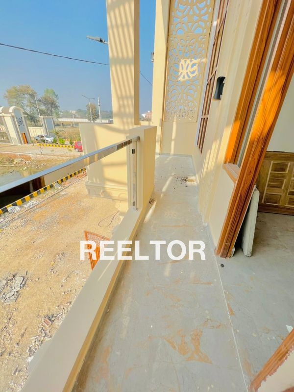 Villa For Rent In Gaur City Dadri