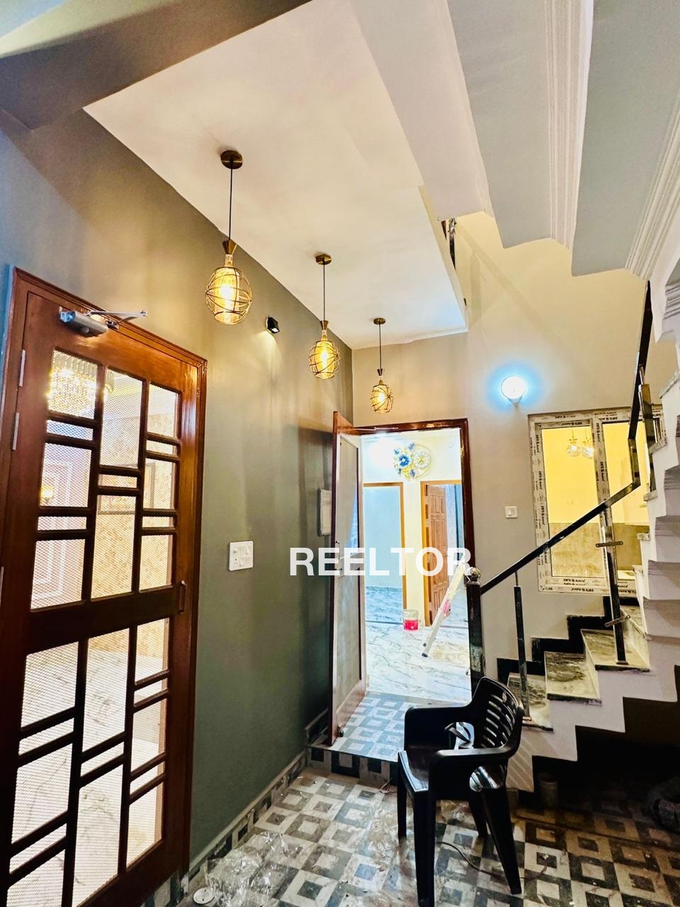 Shop For Rent In Sanjay Colony Saket